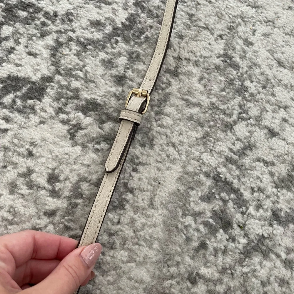 4/$20 Aldo cream shoulder bag - Picture 8 of 8